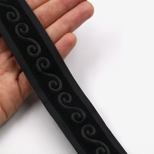 Leatherette Braid With Swirl IMPERFECT 30mm x1m - 6380