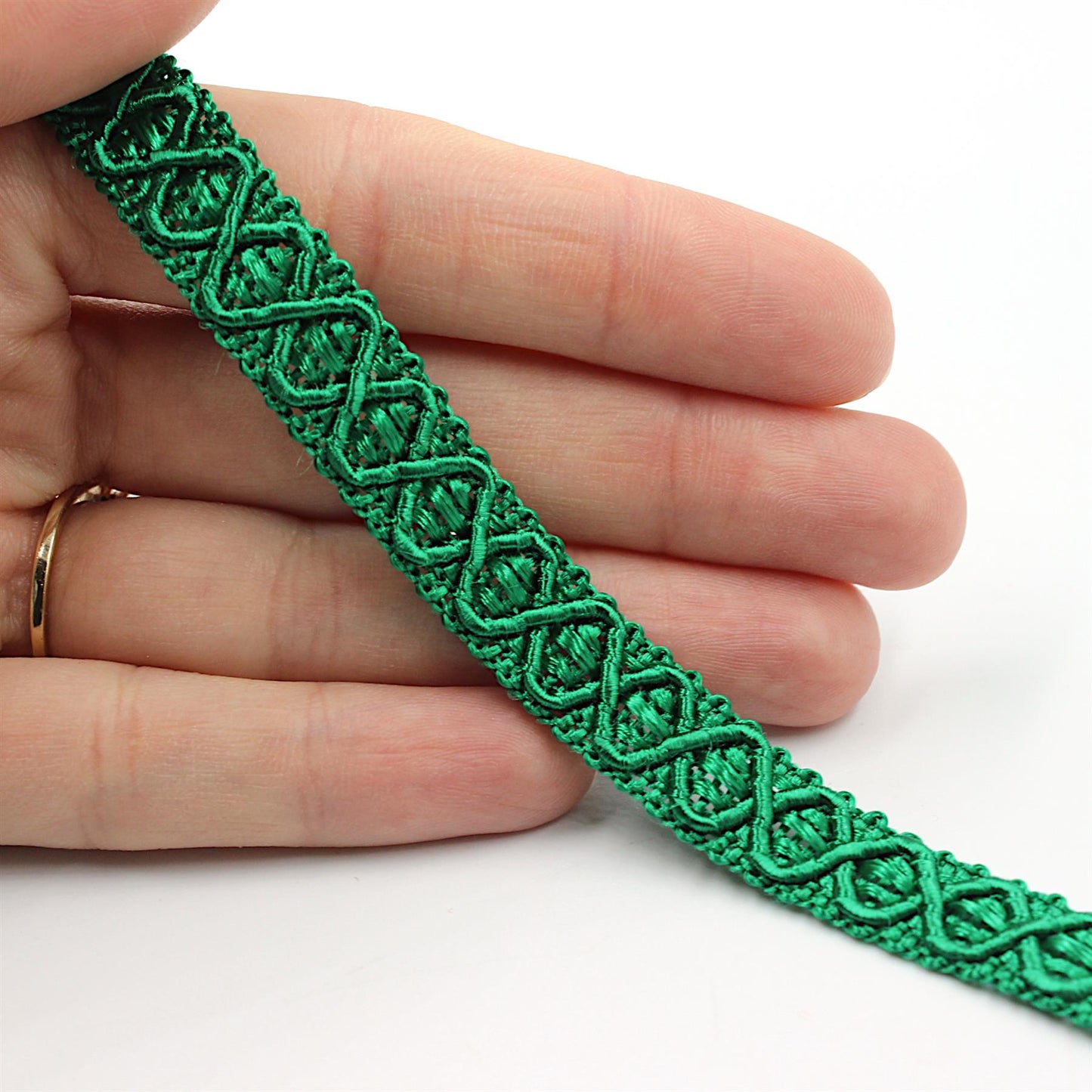Gimp Braid with Criss Cross Design 12mm x 1m - 7980