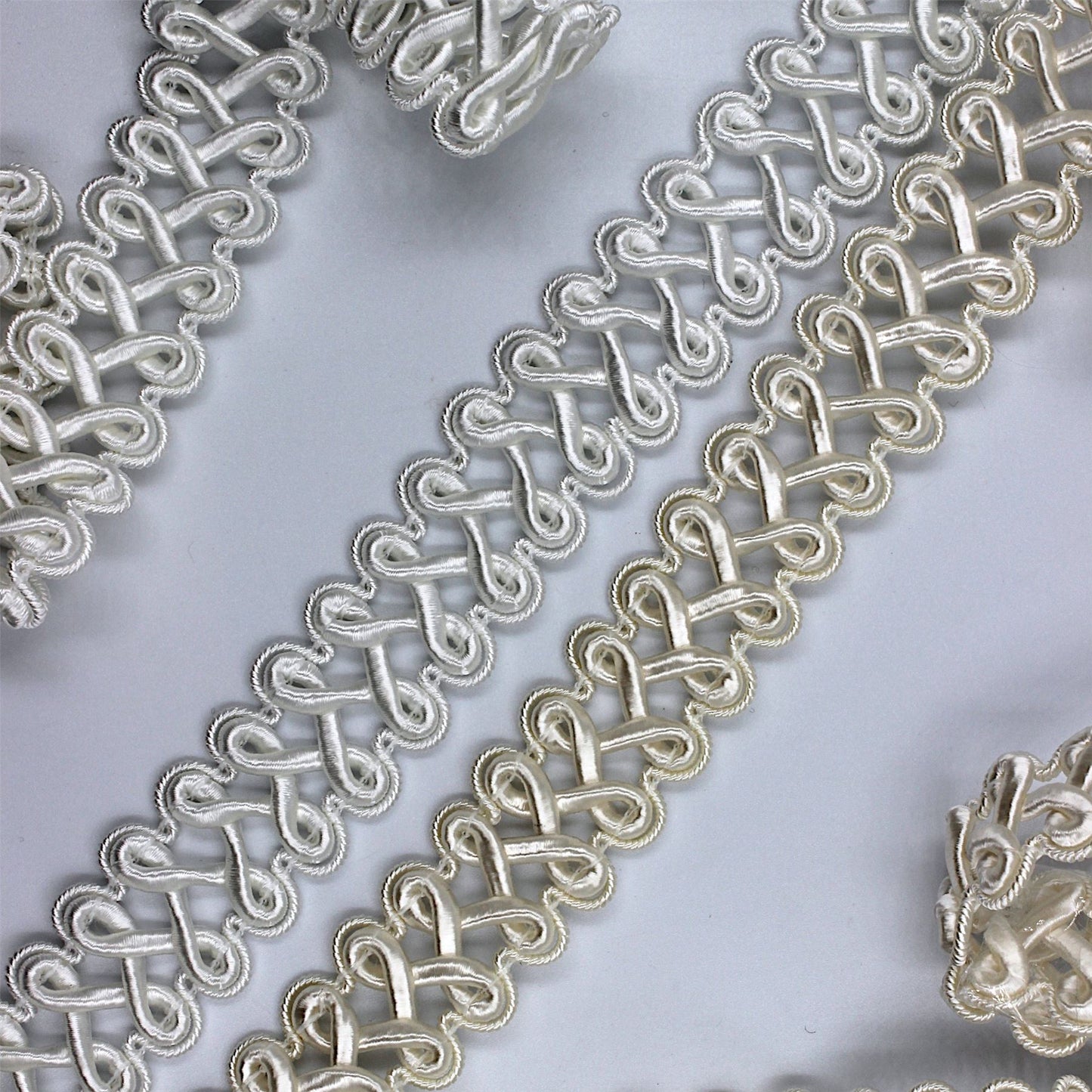 Wide Scroll Braid 25mm 7292