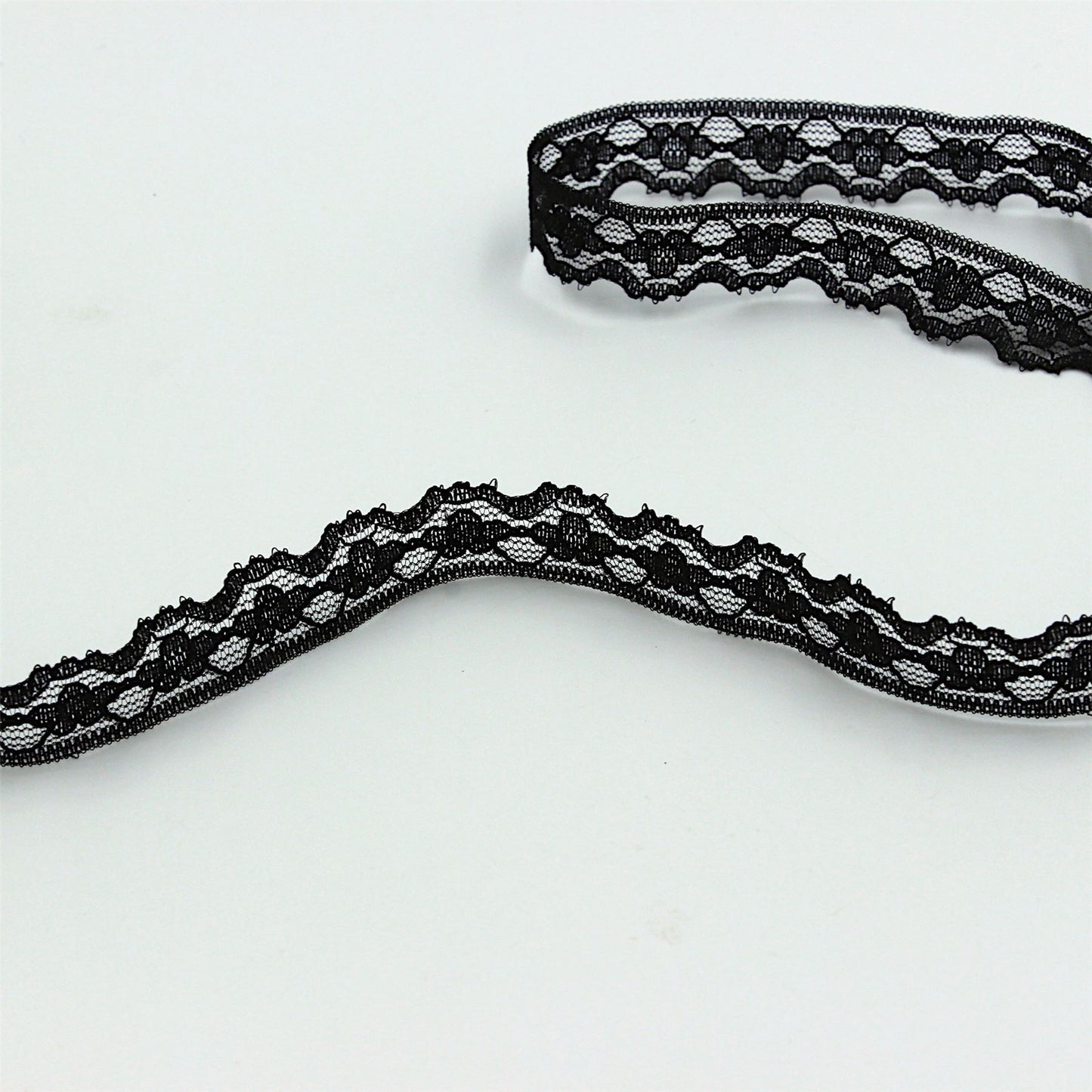 Fine Scallop Edge Lace Black 11mm x1m - 3287