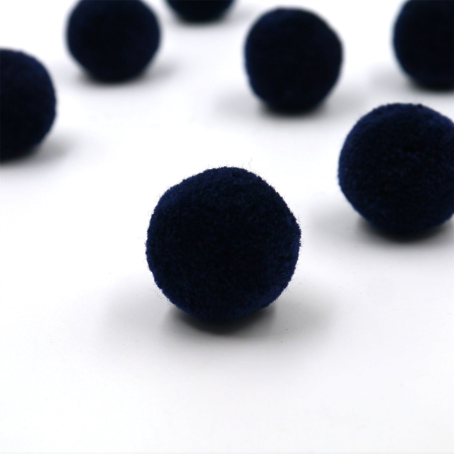 Loose Soft Pom-Poms 30mm x5 - 6873
