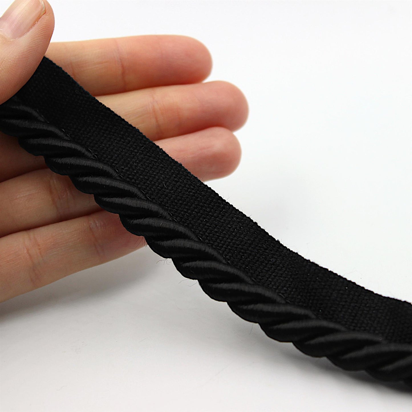 Silky Flanged Twisted Cord Insertion 9896