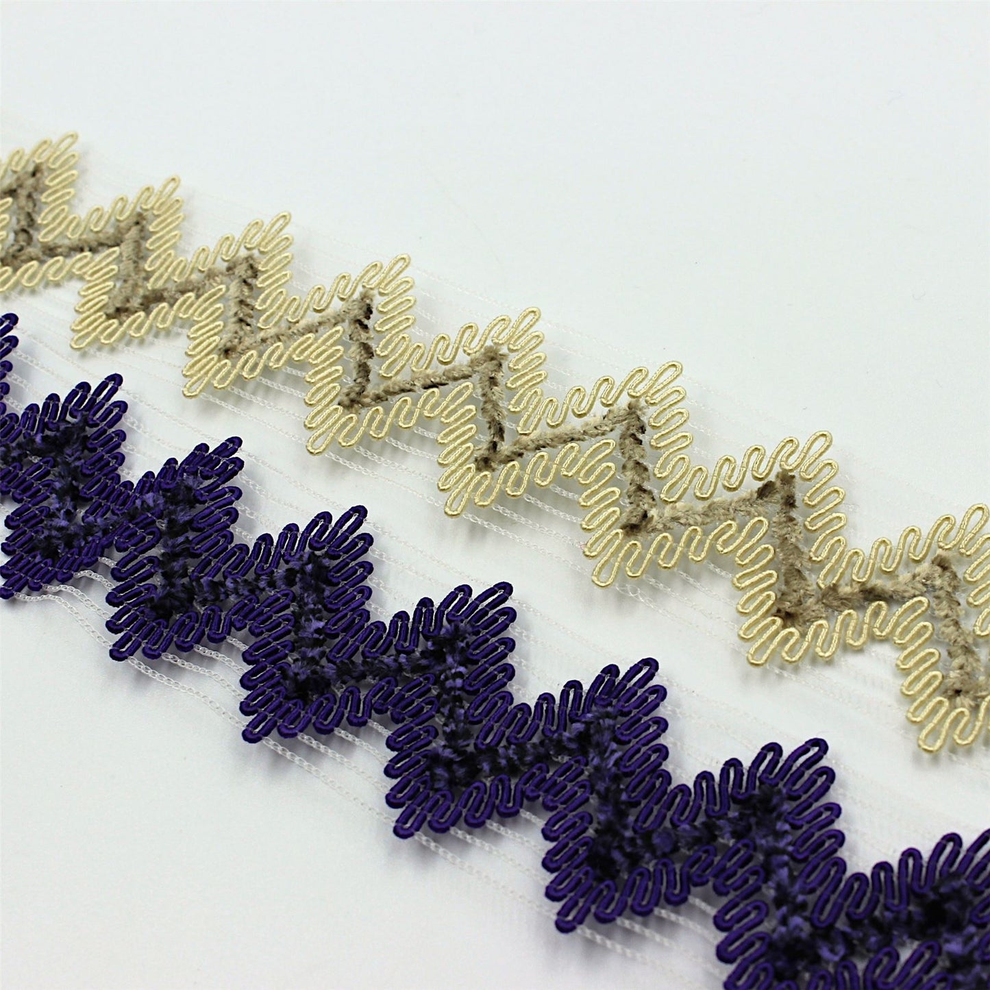 Zig-Zag Braid On Netting 30mm 8718