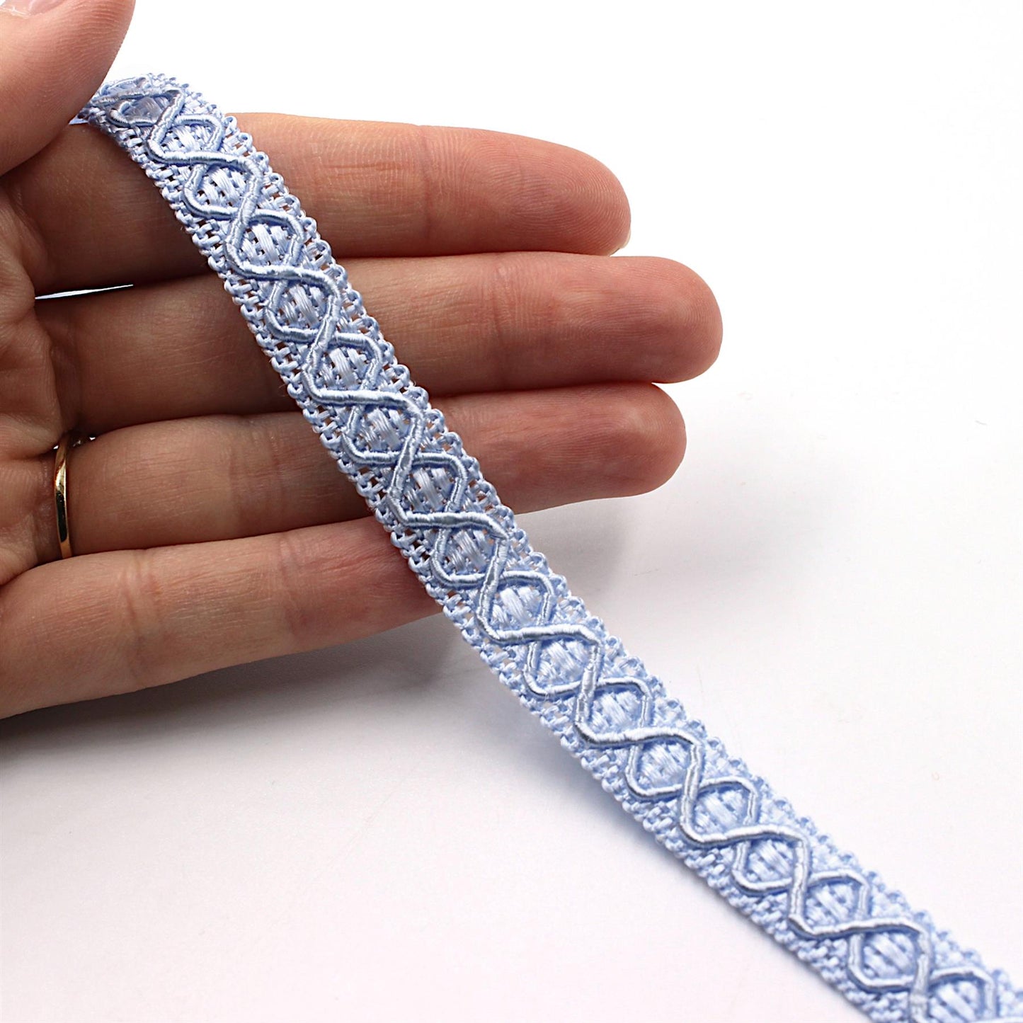Gimp Braid with Criss Cross Design 12mm x 1m - 7980