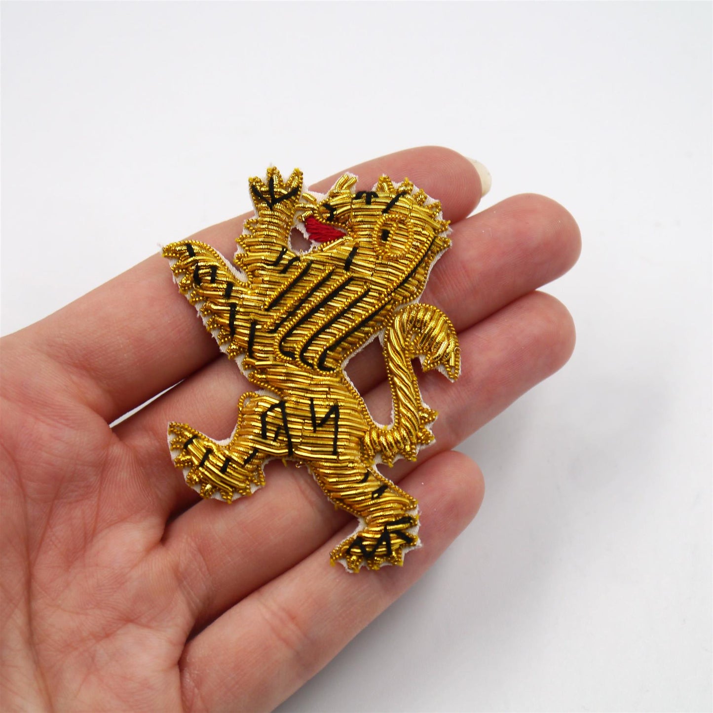 Lion Embroidered Motif Gold - 9372
