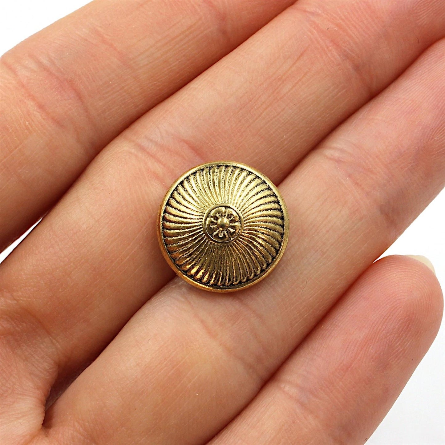 Flower With Radiating Lines Metal Button 4452