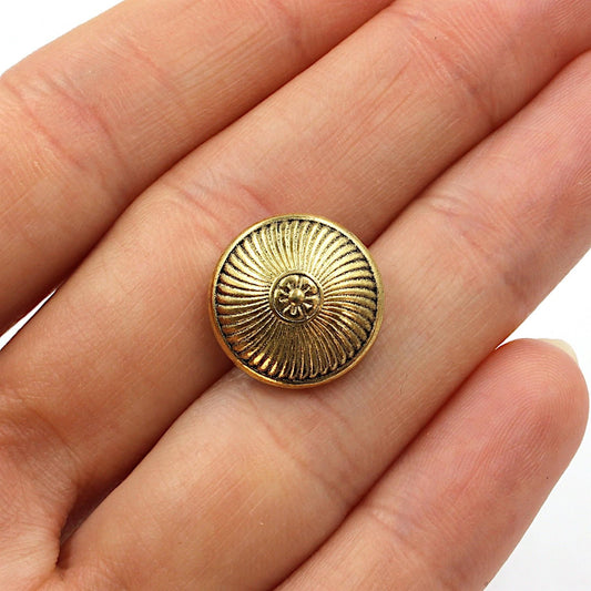 Flower With Radiating Lines Metal Button 4452