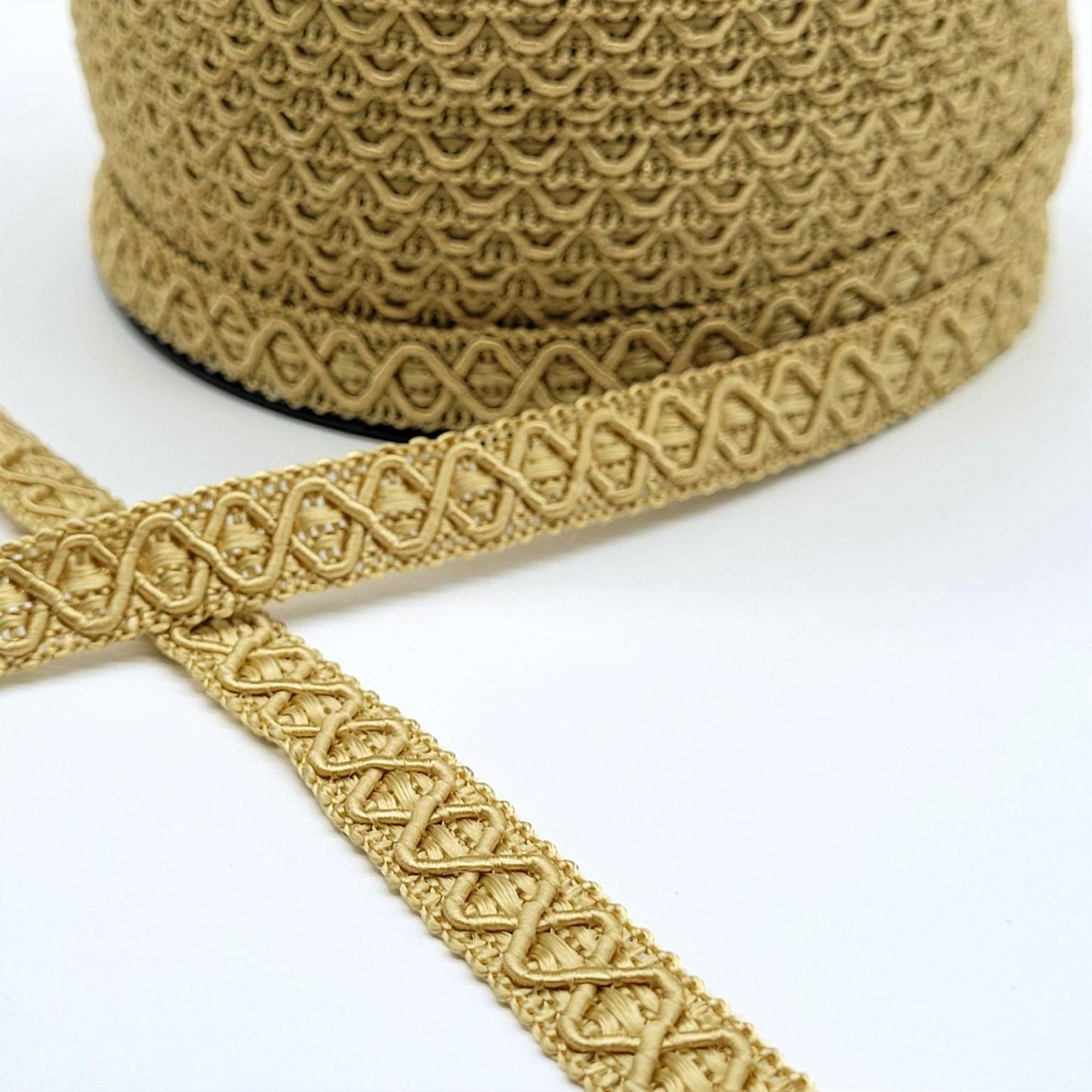 Gimp Braid with Criss Cross Design 12mm x 1m - 7980