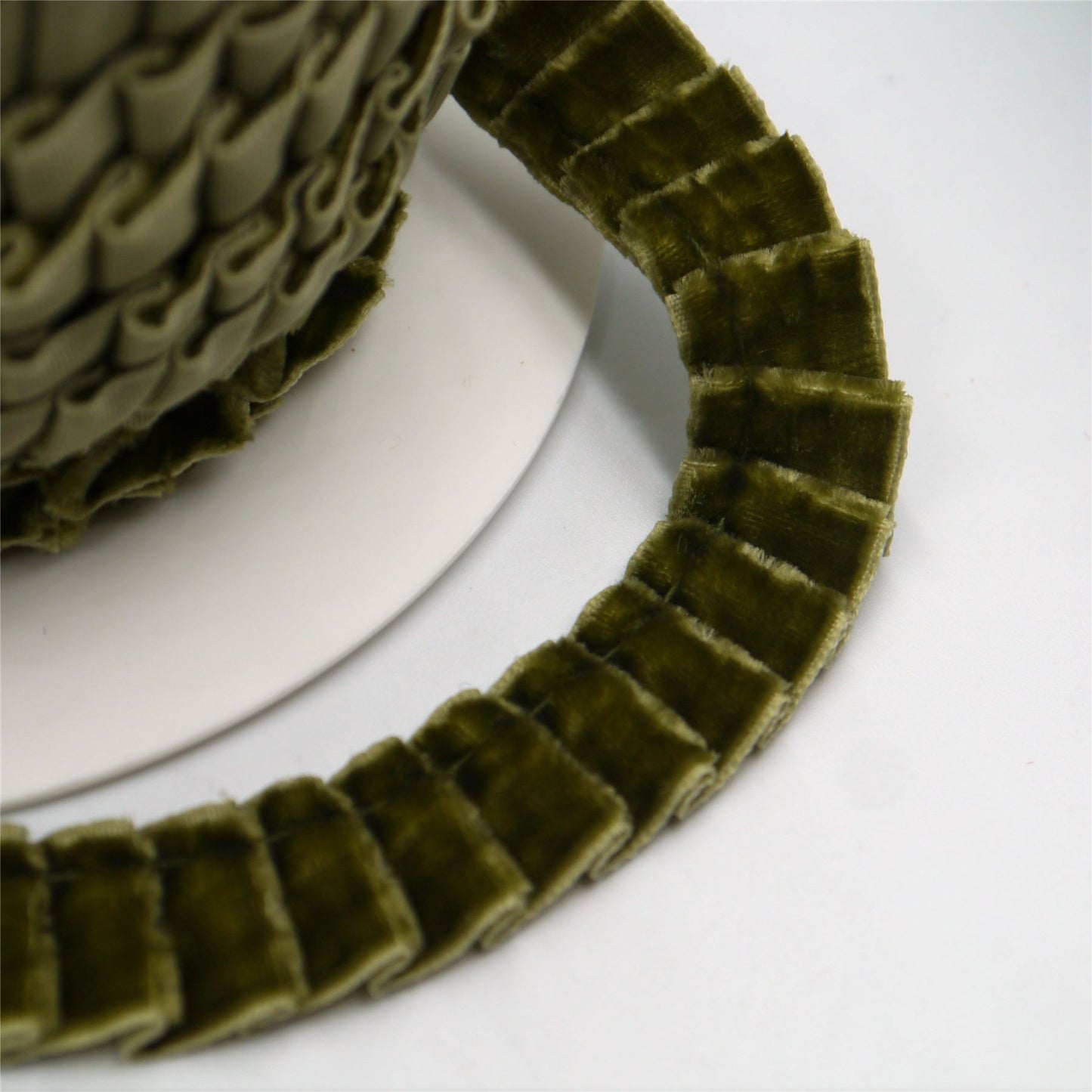 Side-Pleated Velvet Ribbon 16mm x1m - 7109