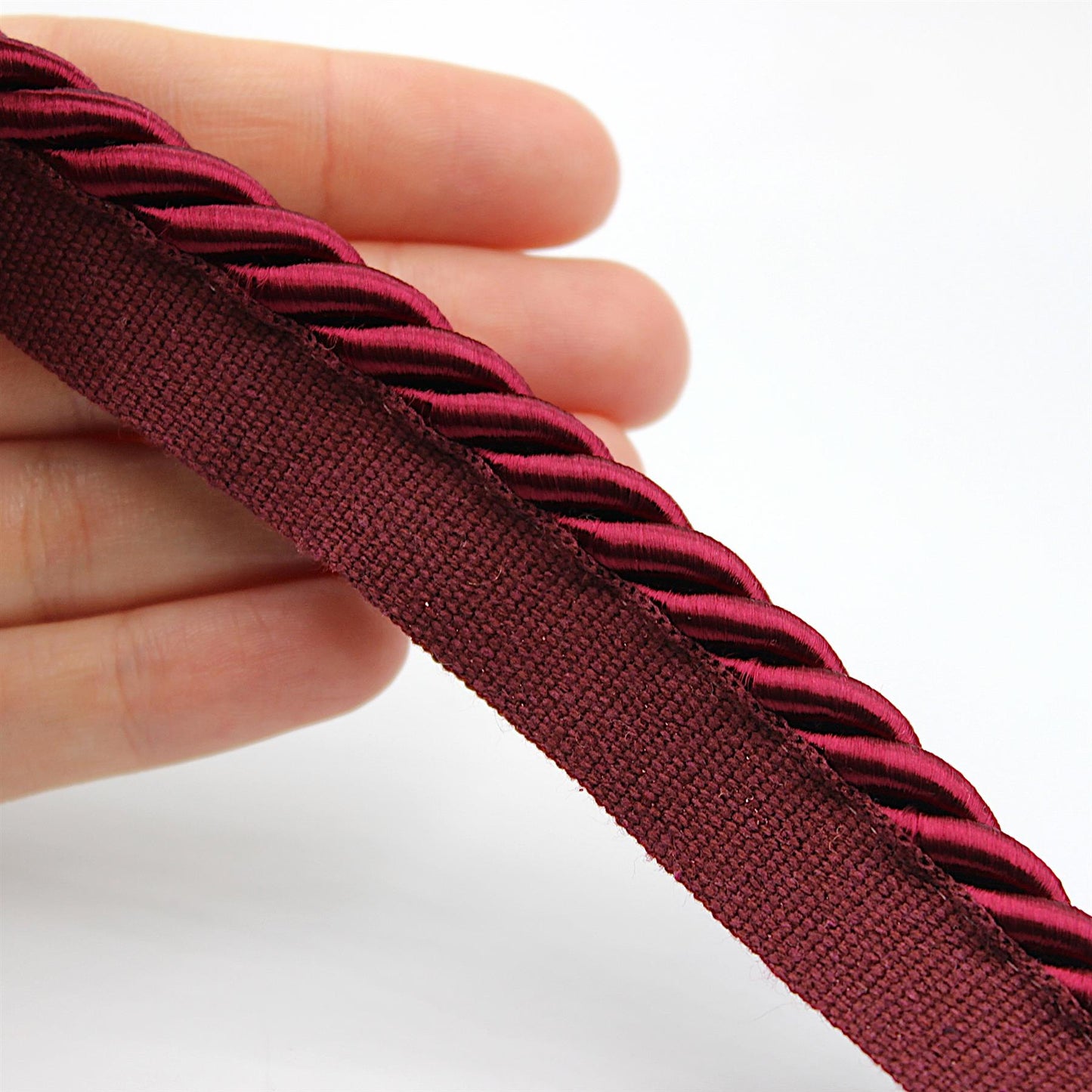 Silky Flanged Twisted Cord Insertion 9896