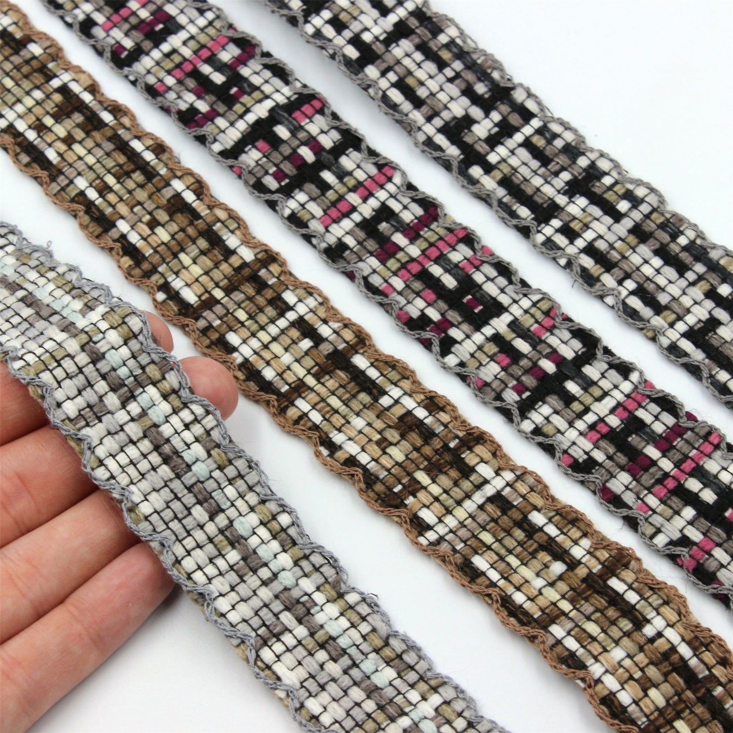 Wool-Effect Woven Braid With Crochet Edge 25mm 6122