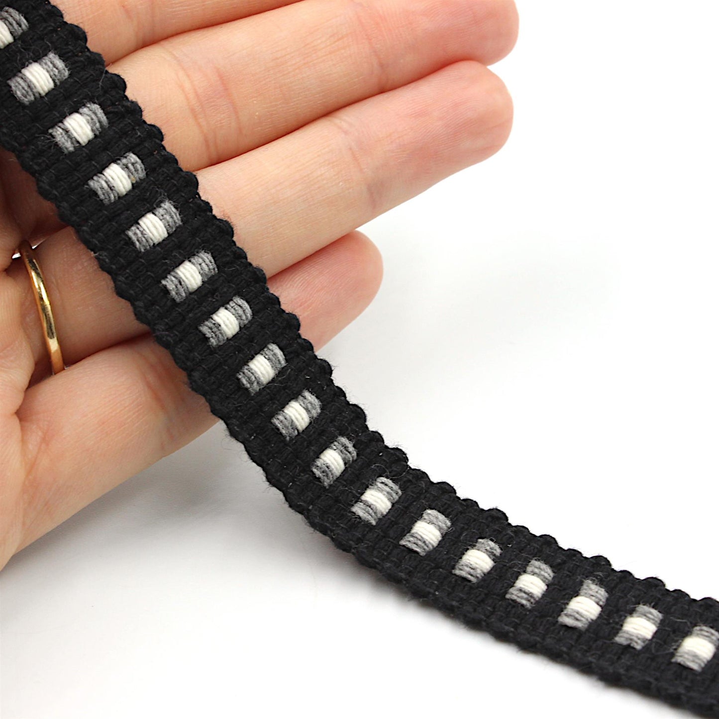 Woven Tri-Stitch Flat Furnishing Braid 18mm x1m - 5566