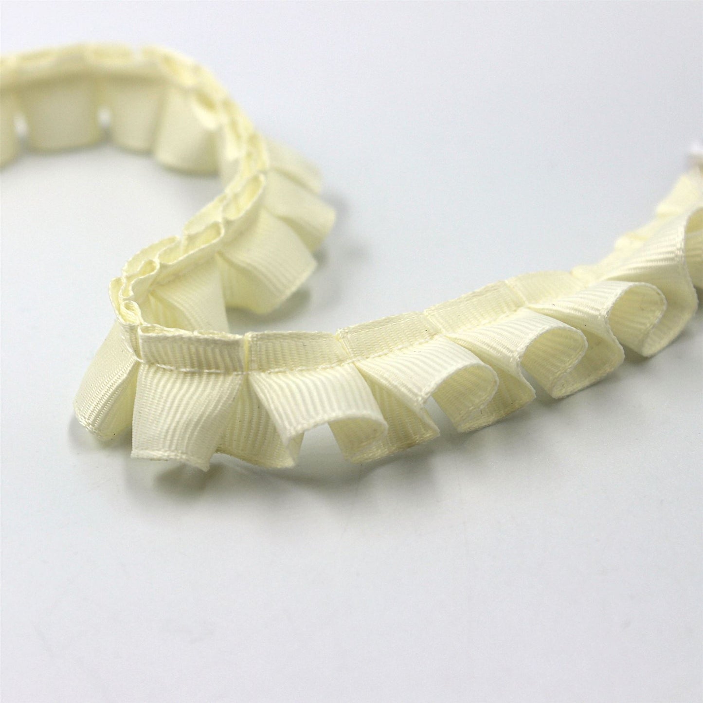Box Pleated Grosgrain 15mm x1m - 7989