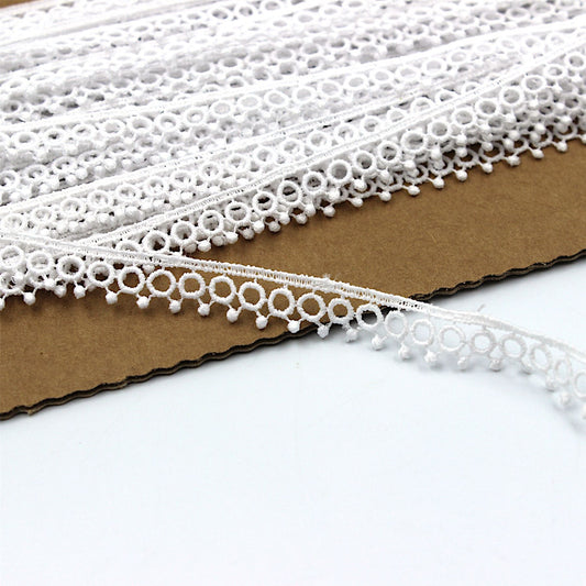 Small Lace With Circle Design White 11mm x1m - 7414