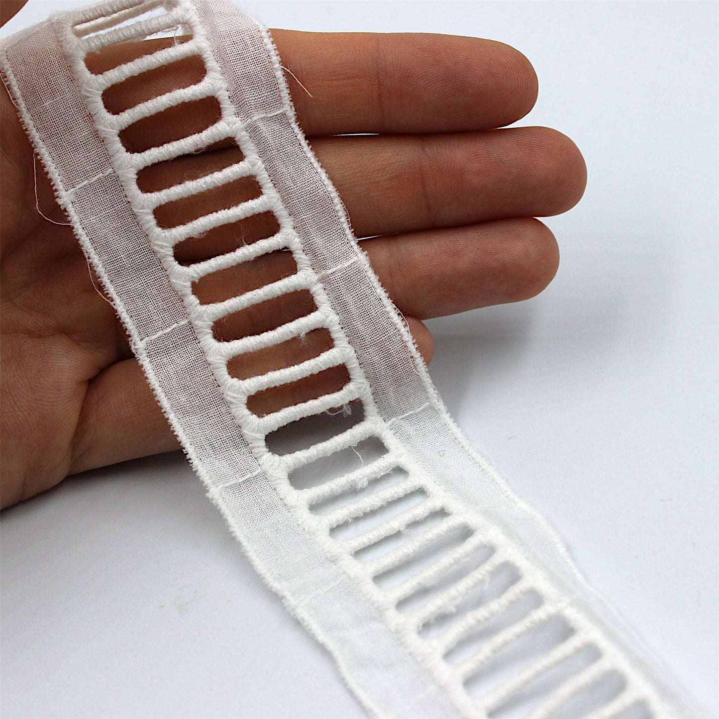 Cotton Ladder Braid 40mm 7001