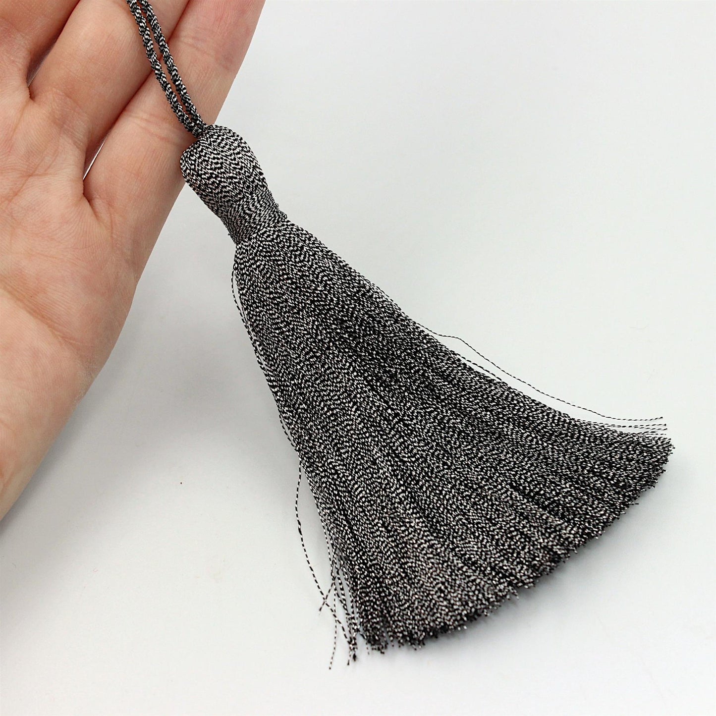 Metallic Tassel 9494