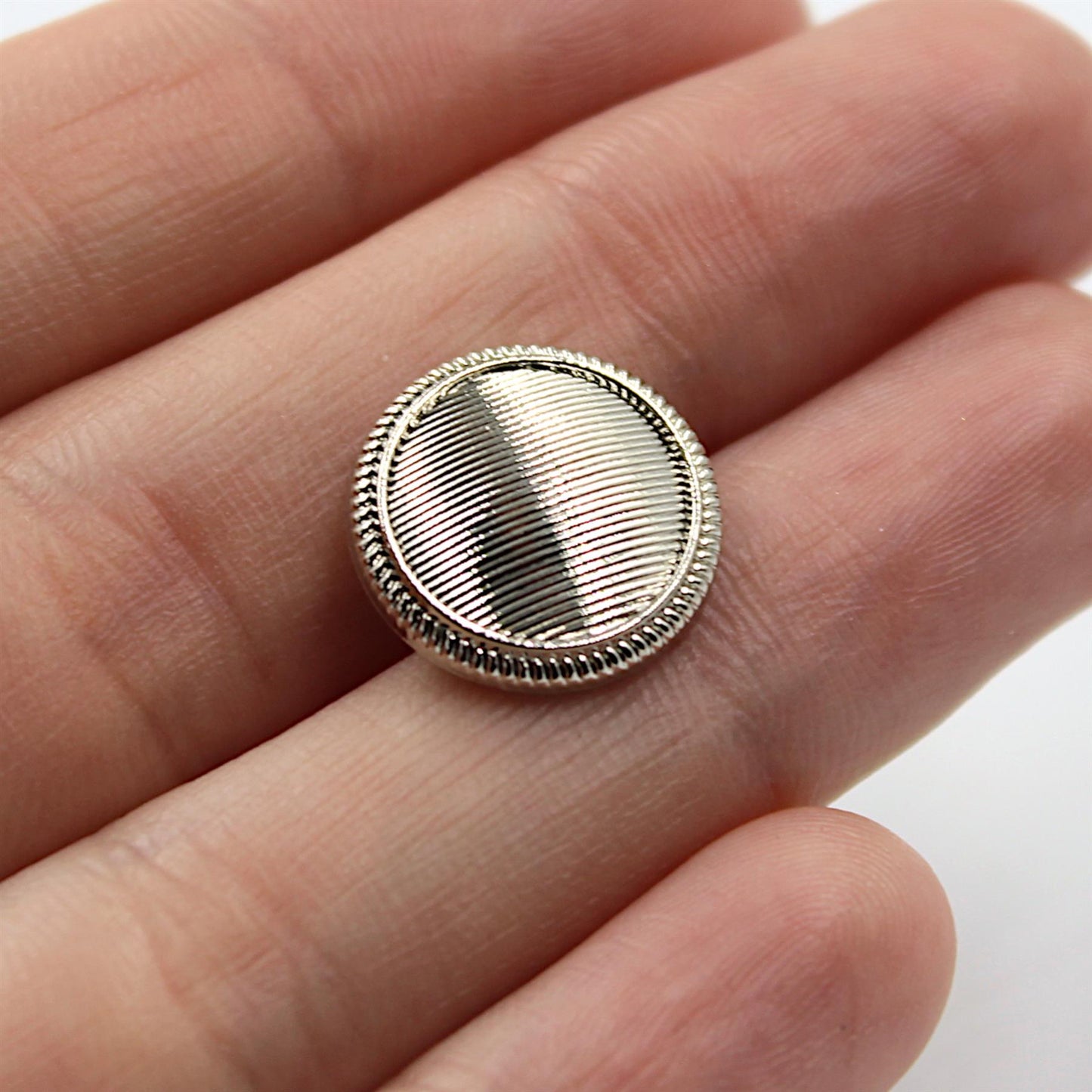 Grooved Metal Shank Button With Crimped Edge x1m - 5525