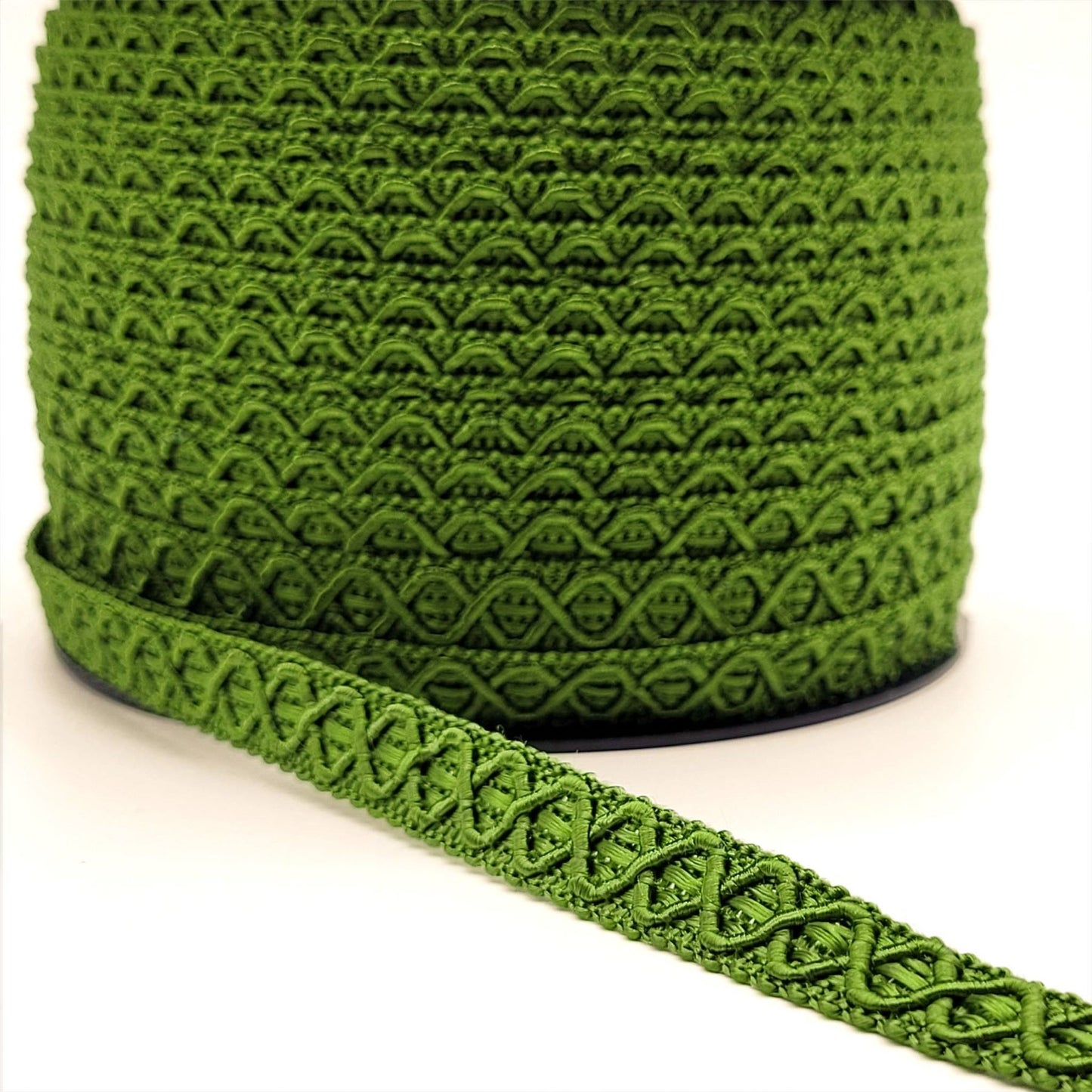 Gimp Braid with Criss Cross Design 12mm x 1m - 7980
