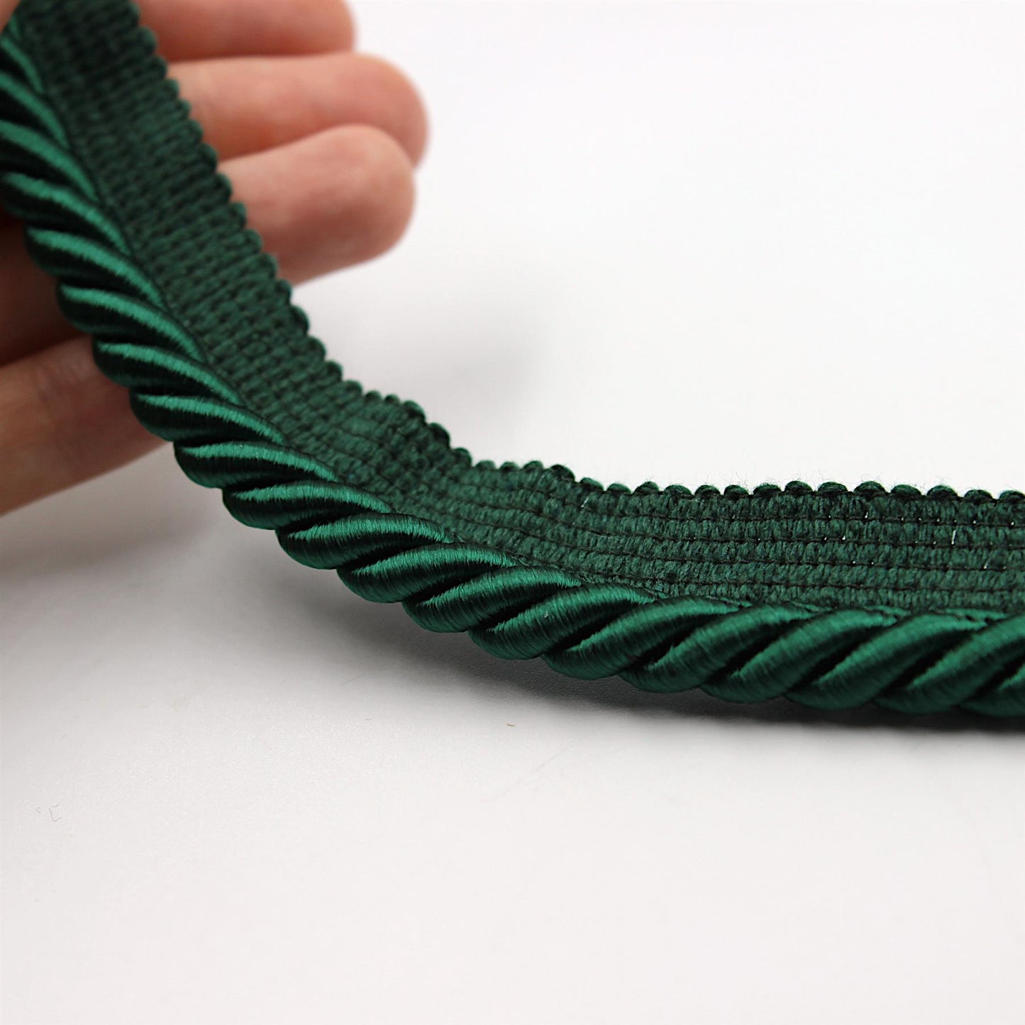 Silky Flanged Twisted Cord Insertion 9896