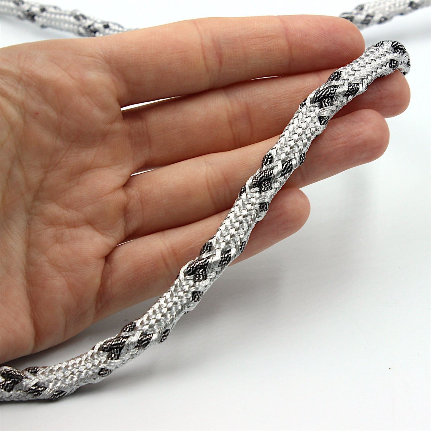 Metallic Woven Cord With Criss-Cross Twist 8mm 8279