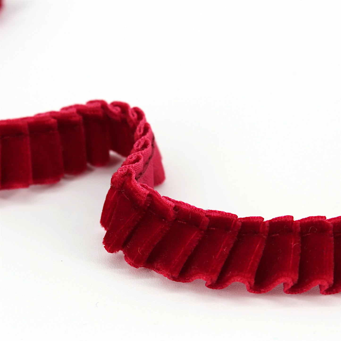 Side-Pleated Velvet Ribbon 16mm x1m - 7109