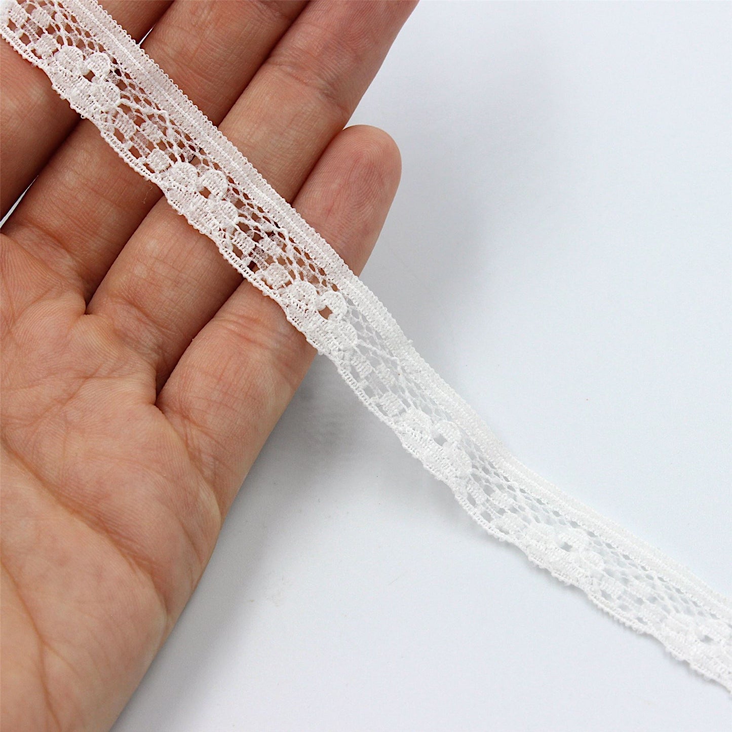 Scallop Edge Lace White 12mm x1m - 3290
