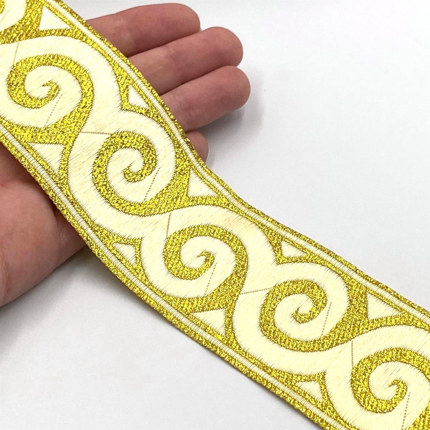 Swirl Design Metallic Braid Gold x1m - 9865