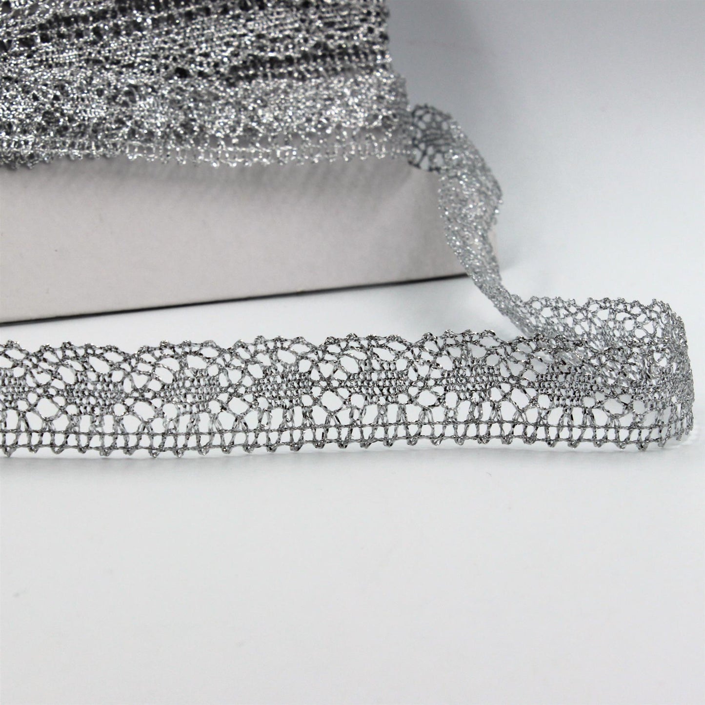 Scalloped Metallic Lace 20mm x 1m - 6328