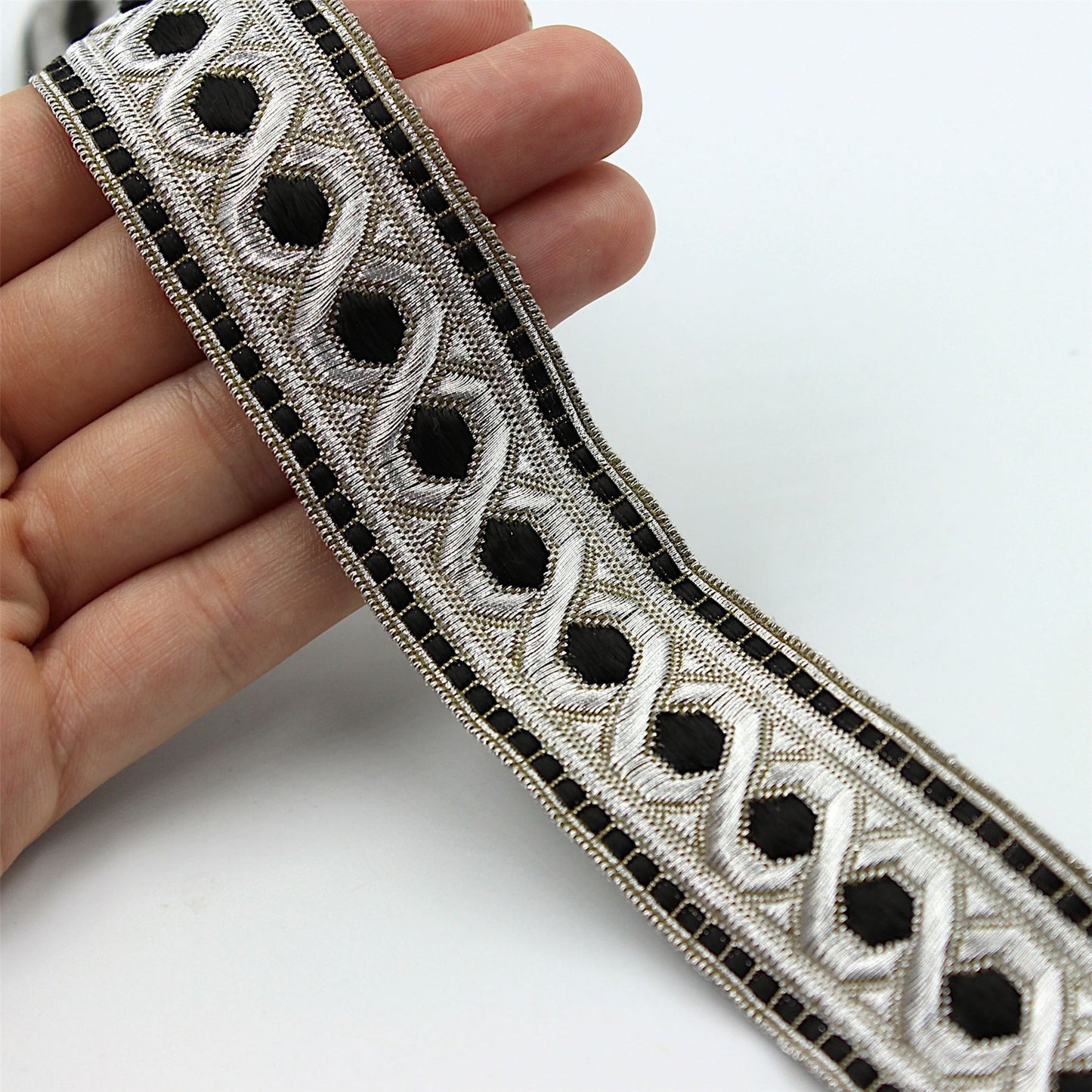 Metallic Braid With Threads Silver Black 30mm 9197