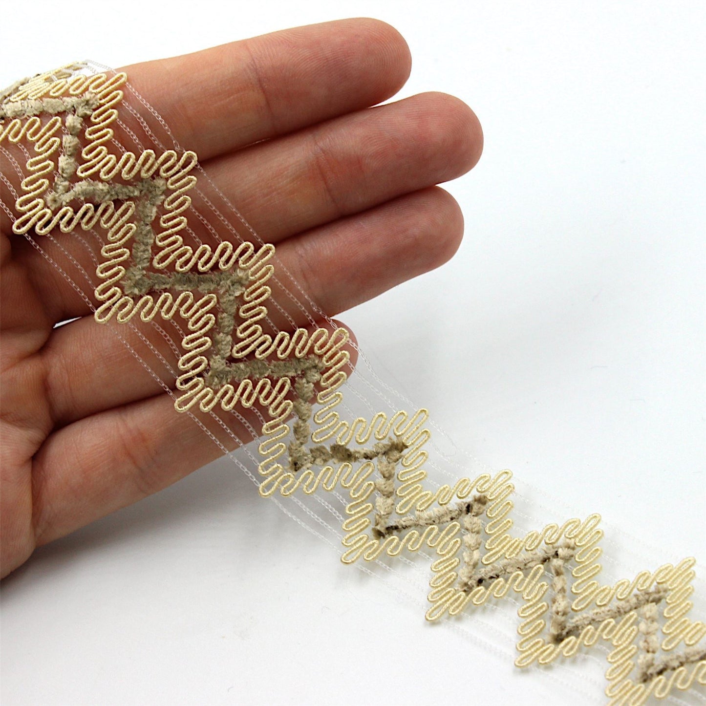 Zig-Zag Braid On Netting 30mm 8718