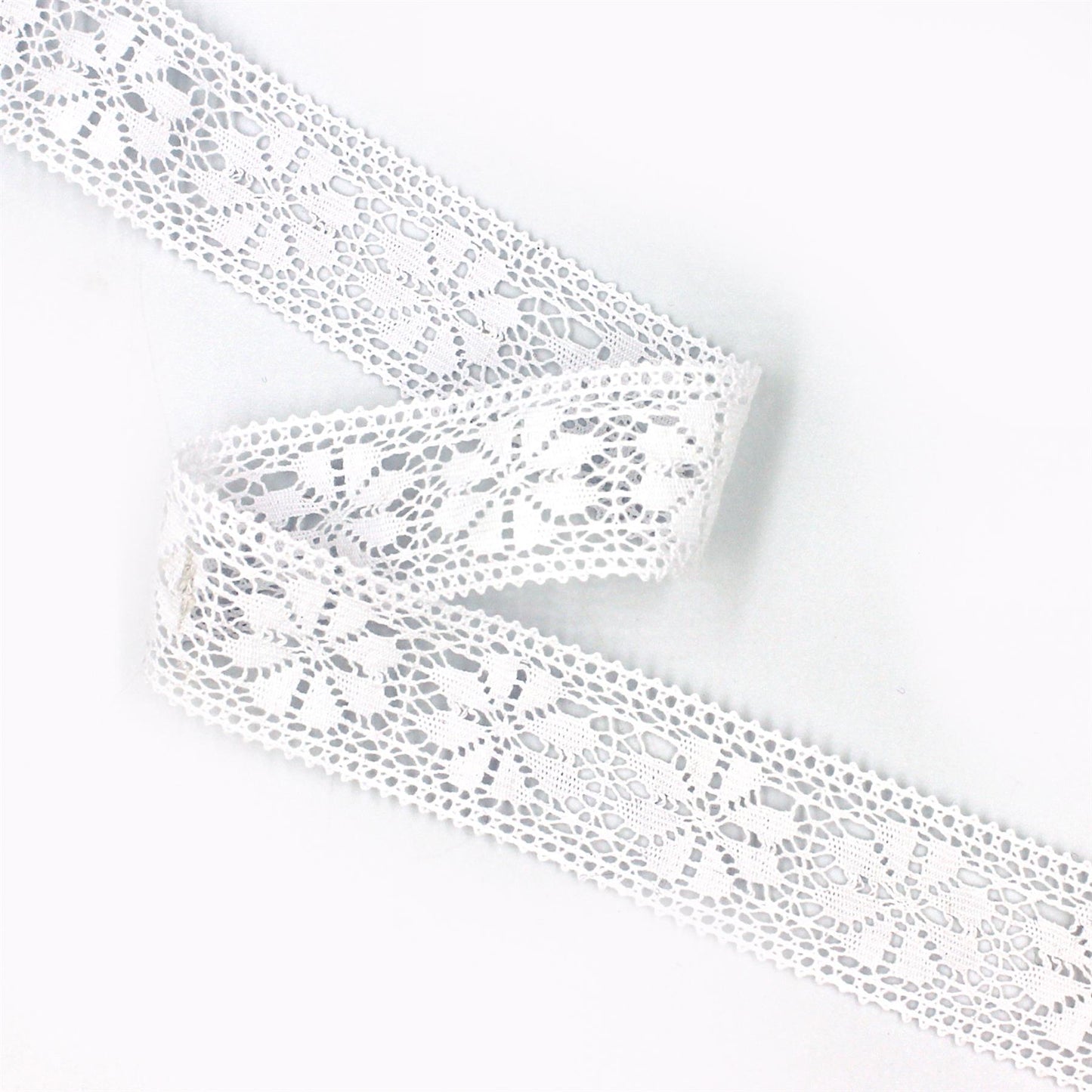 Floral Cotton Lace - White - 29mm x 1m - 5551