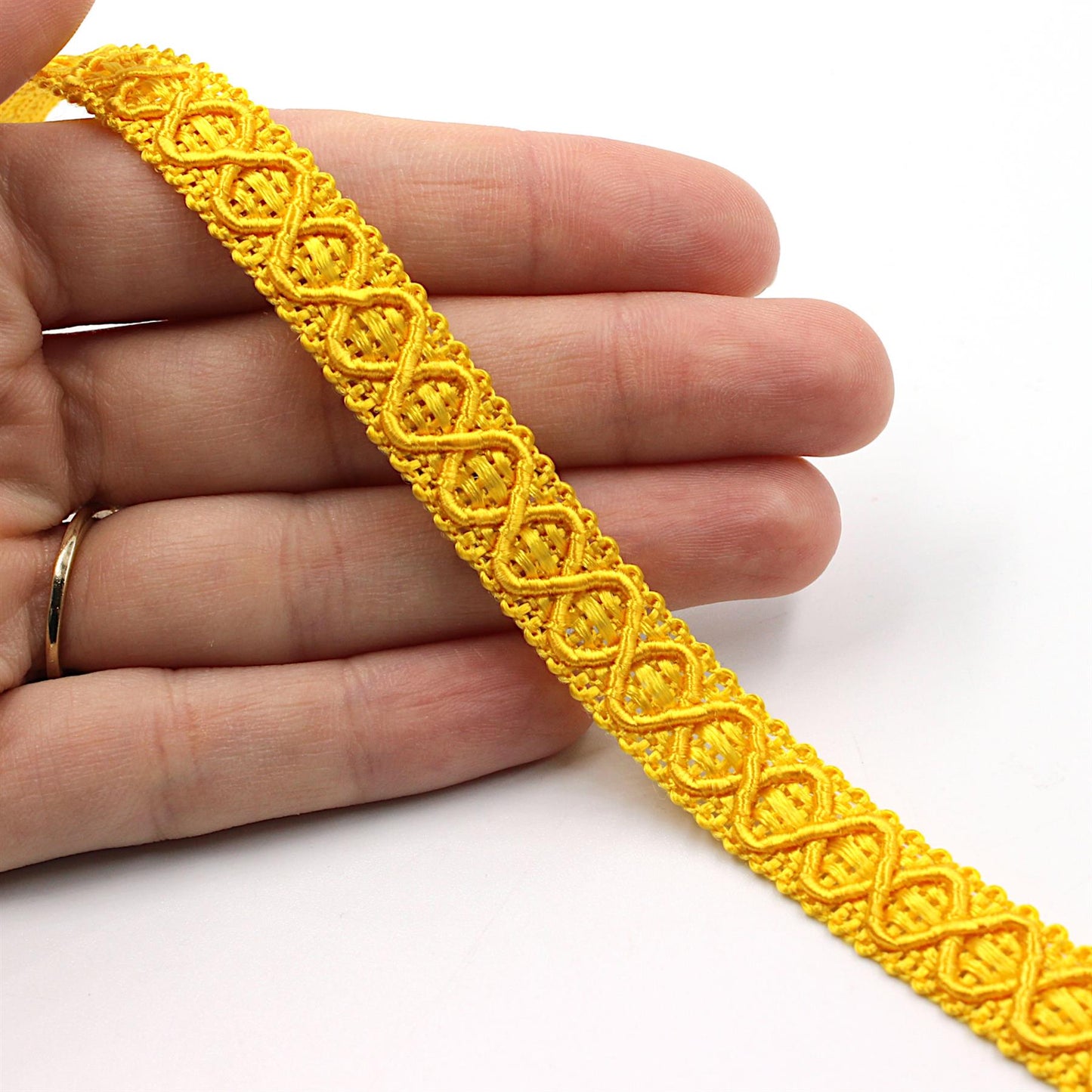 Gimp Braid with Criss Cross Design 12mm x 1m - 7980