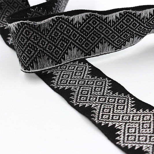 Diamond Pattern Braid Black Silver 28mm x1m - 8426