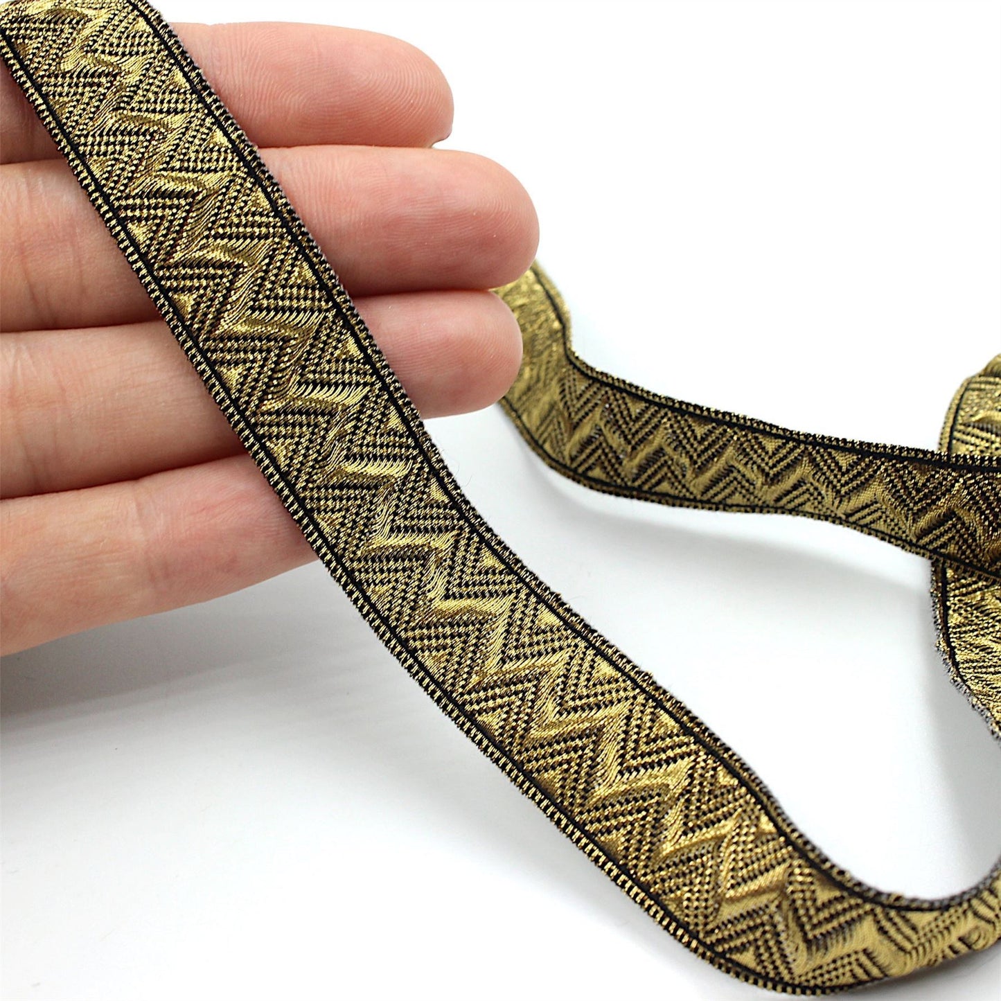 Zig Zag Patterned Metallic Braid 8343