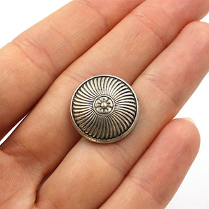 Flower Centre And Radiating Lines Button 4452