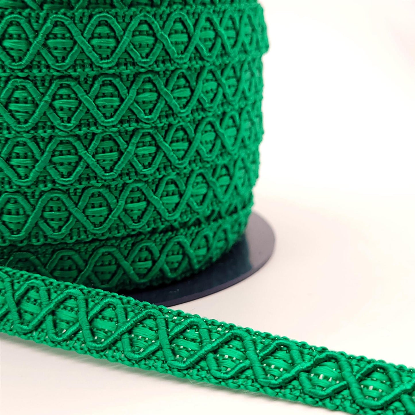 Gimp Braid with Criss Cross Design 12mm x 1m - 7980