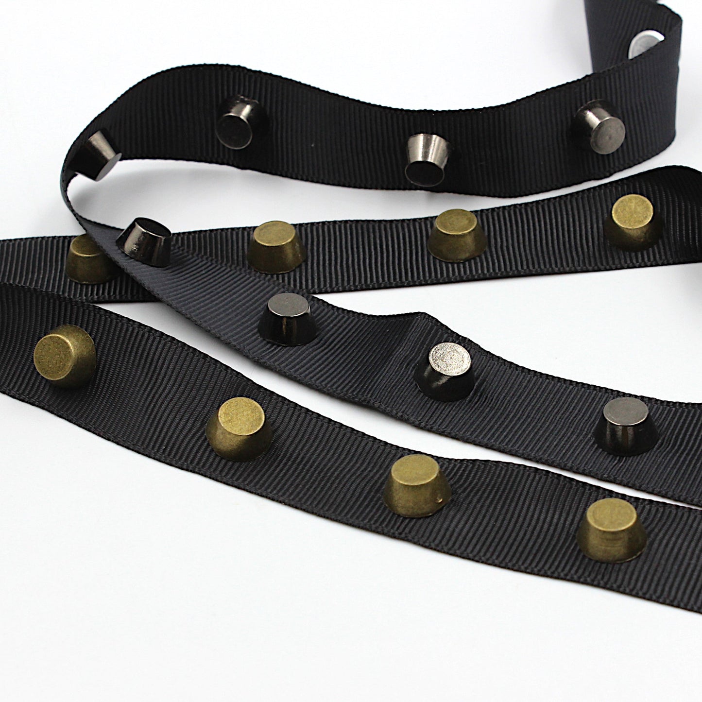 Metal Cone Studded Braid 15mm 9751