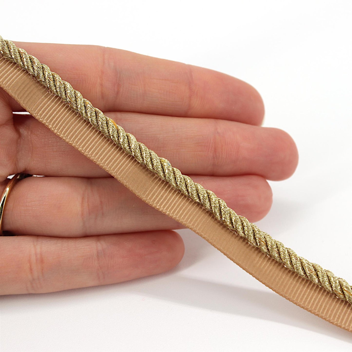 Twisted Cord Metallic Insertion 4mm 7967