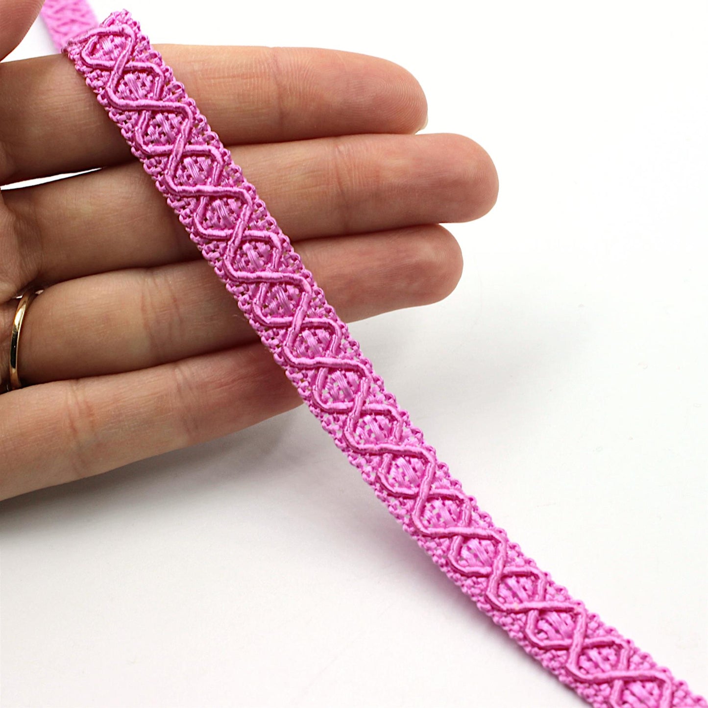 Gimp Braid with Criss Cross Design 12mm x 1m - 7980