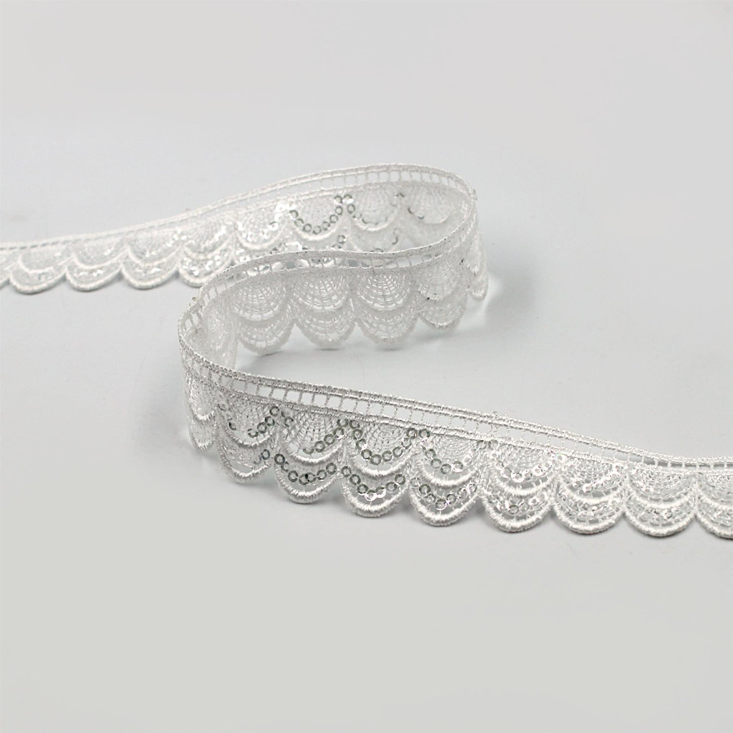 Scalloped Sequin Lace - White - 23mm x 1m - 5548