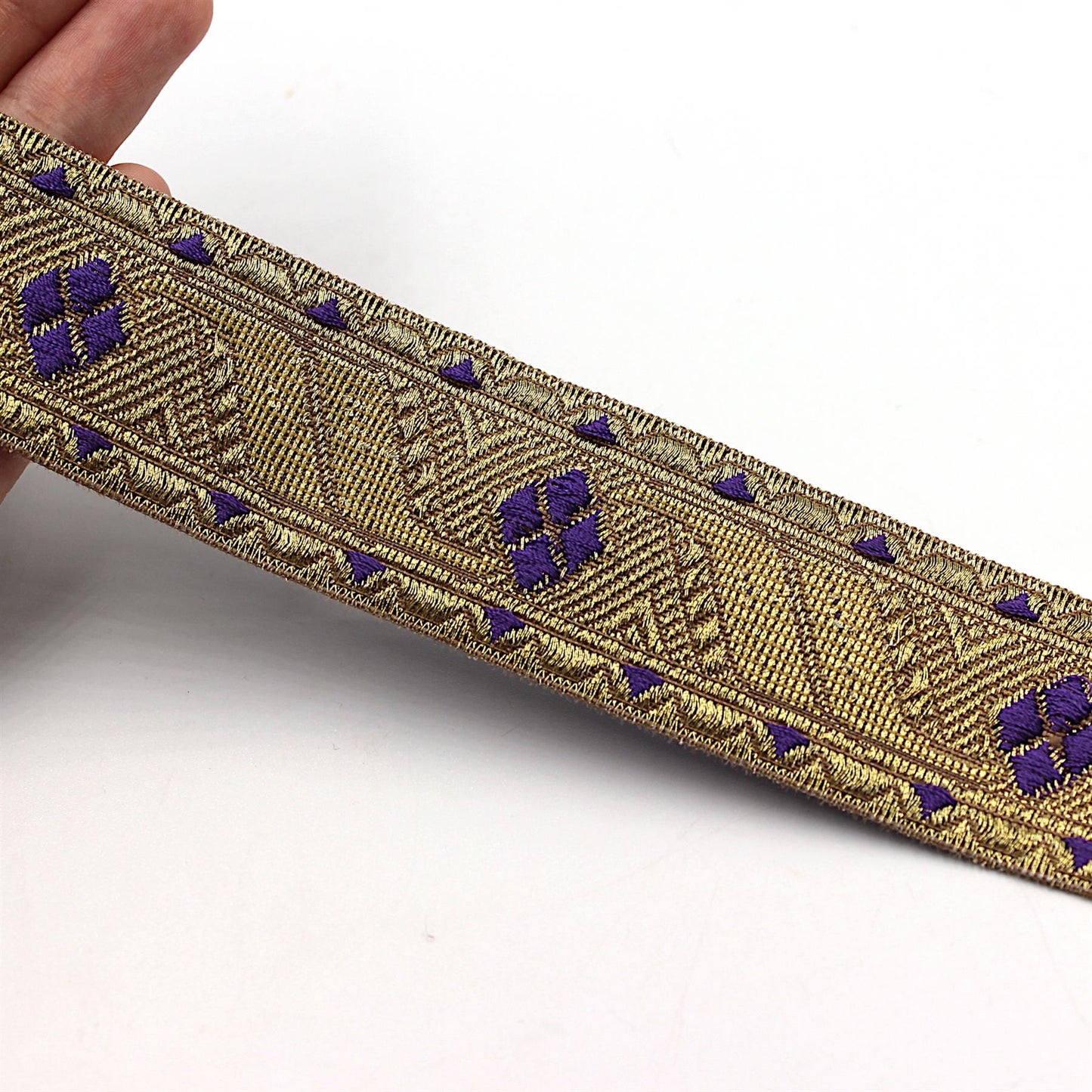 Ornate Metallic Braid with Wave Design 35mm x 1m - 5563