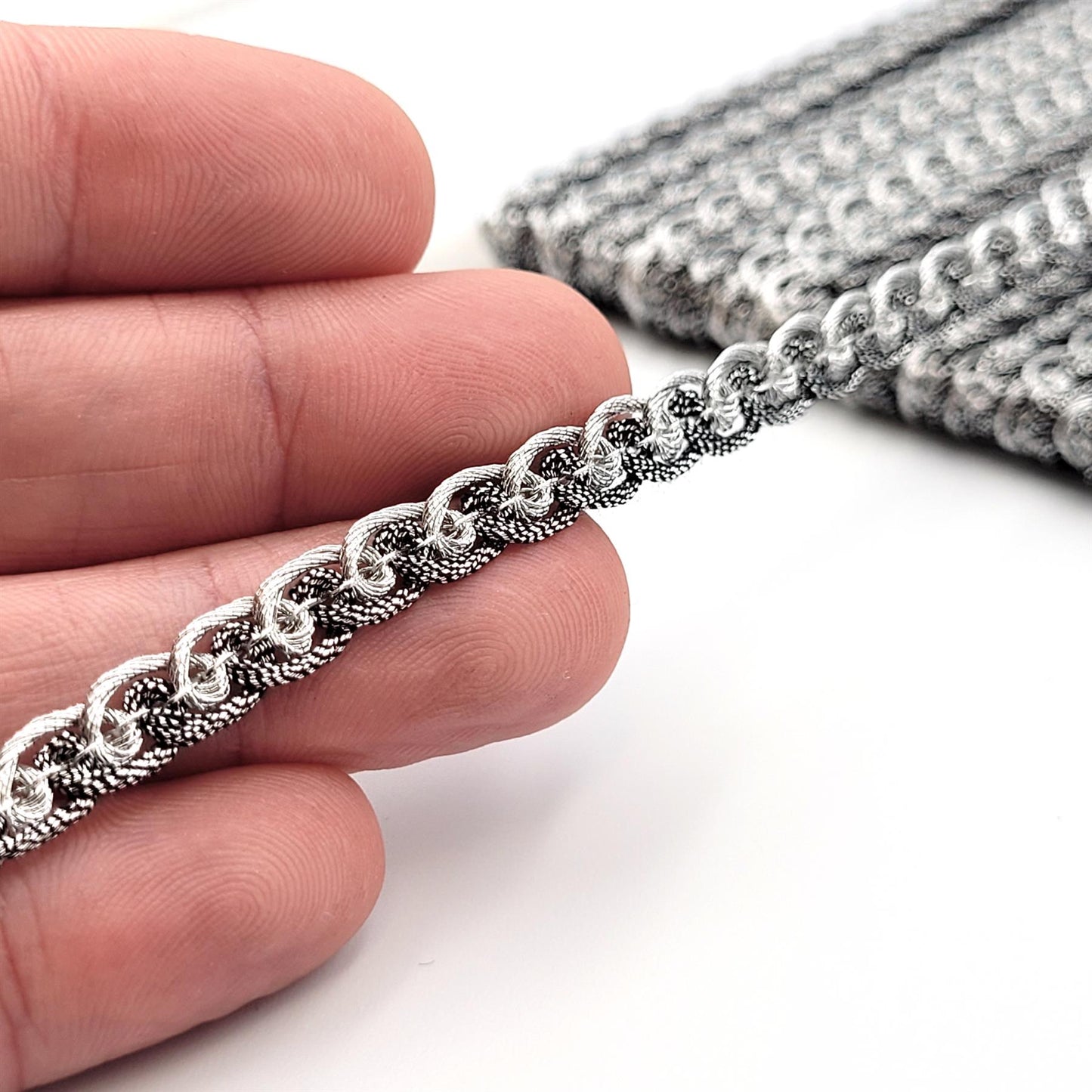 Tiny Two-Tone Loop De Loop Metallic Braid 6mm 5539