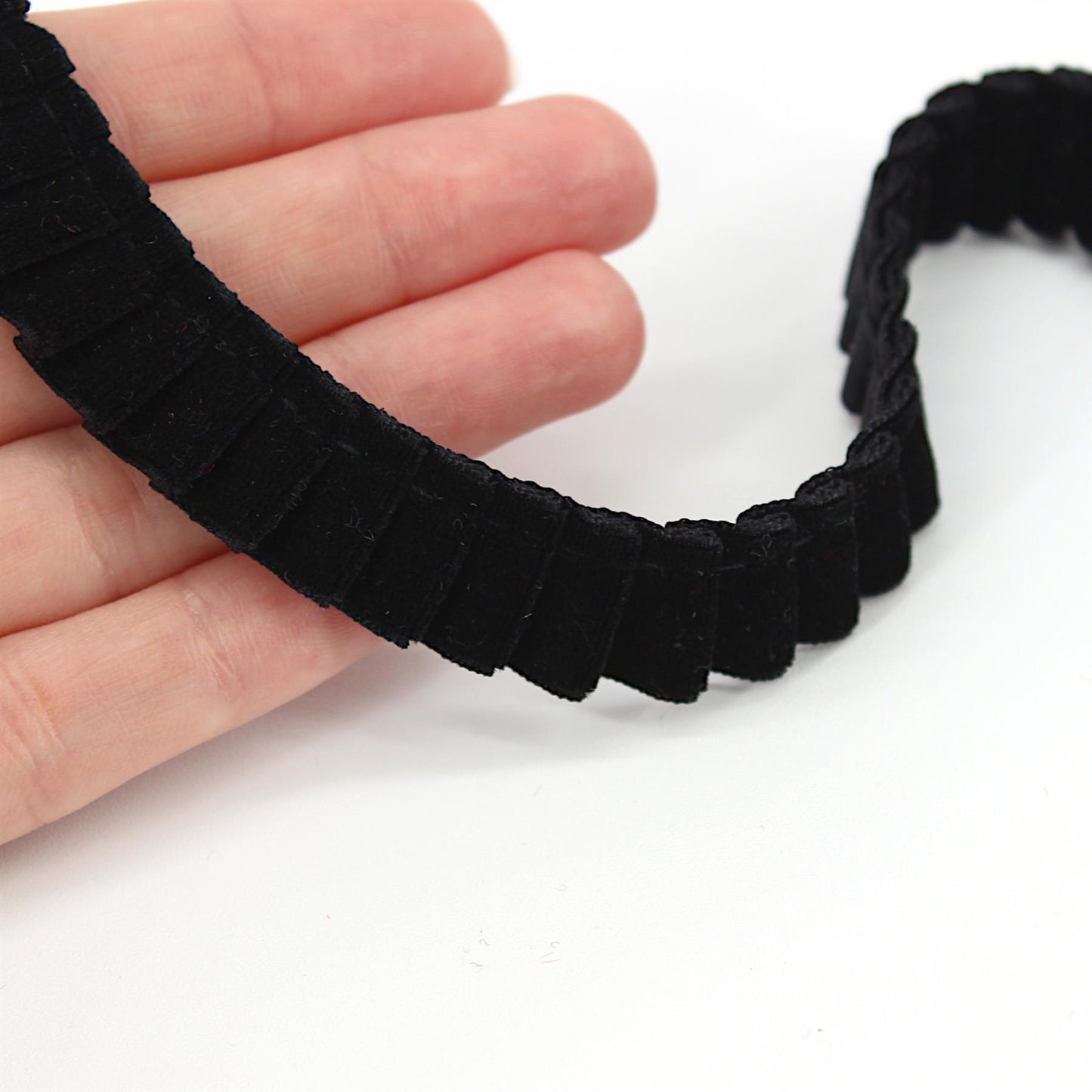 Side-Pleated Velvet Ribbon 16mm x1m - 7109