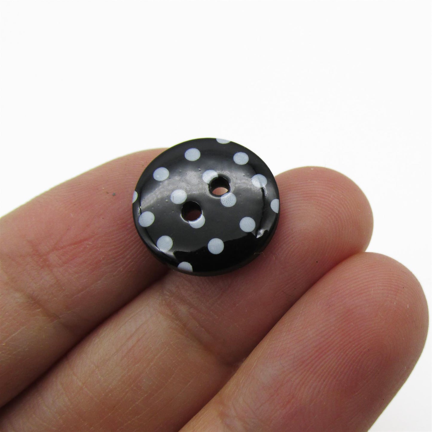 Button with Spots - Black - 24L (15mm) - 4423