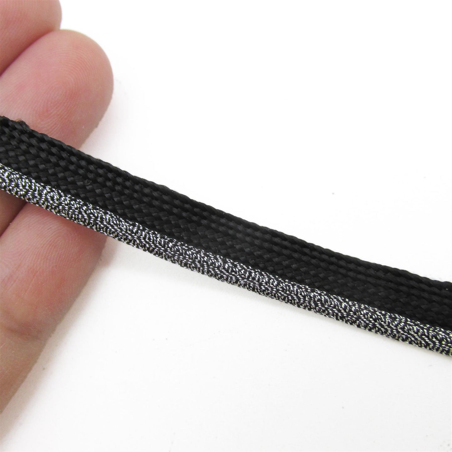 Fine Metallic Insertion 2.5mm x1m - 8057