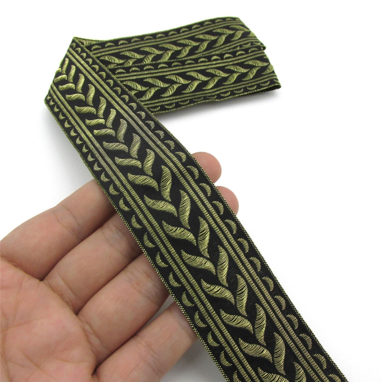 Traditional Patterned Braid Black Gold 33mm x1m - 8428