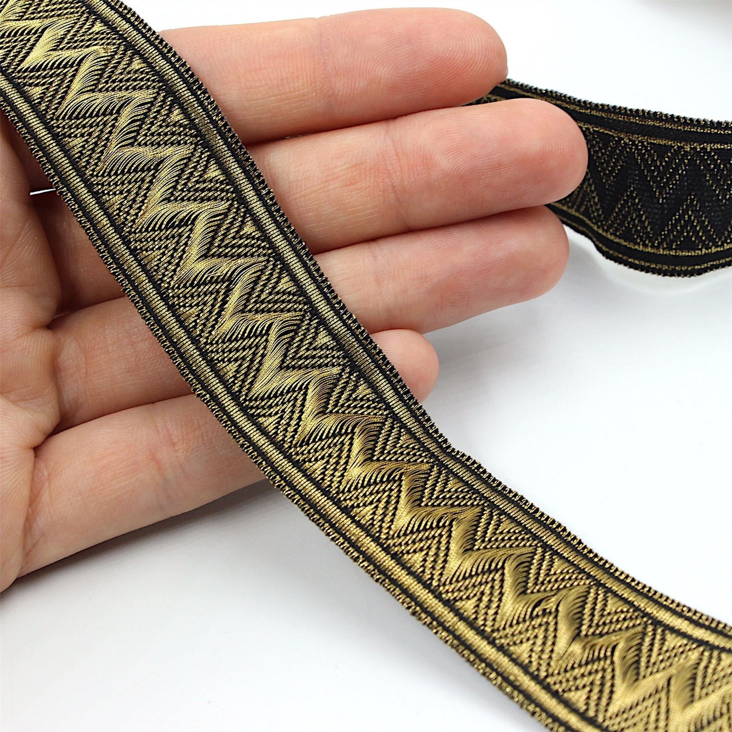 Zig Zag Patterned Metallic Braid 8343