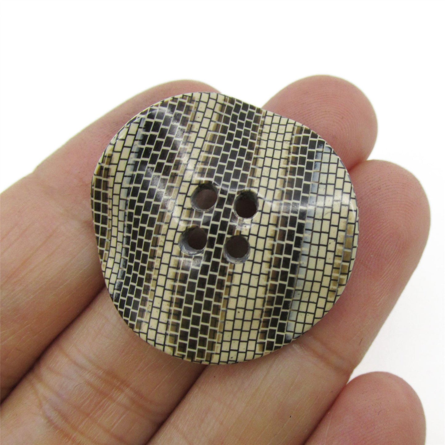 Brick Pattern Wavy Buttons x 5pcs - 5216