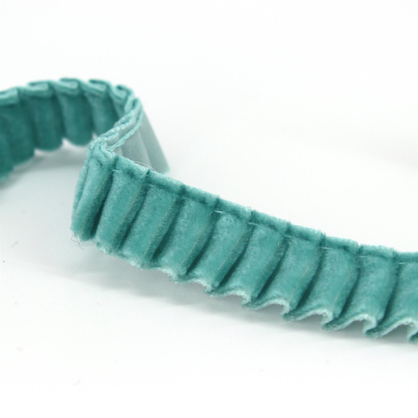 Side-Pleated Velvet Ribbon 16mm x1m - 7109