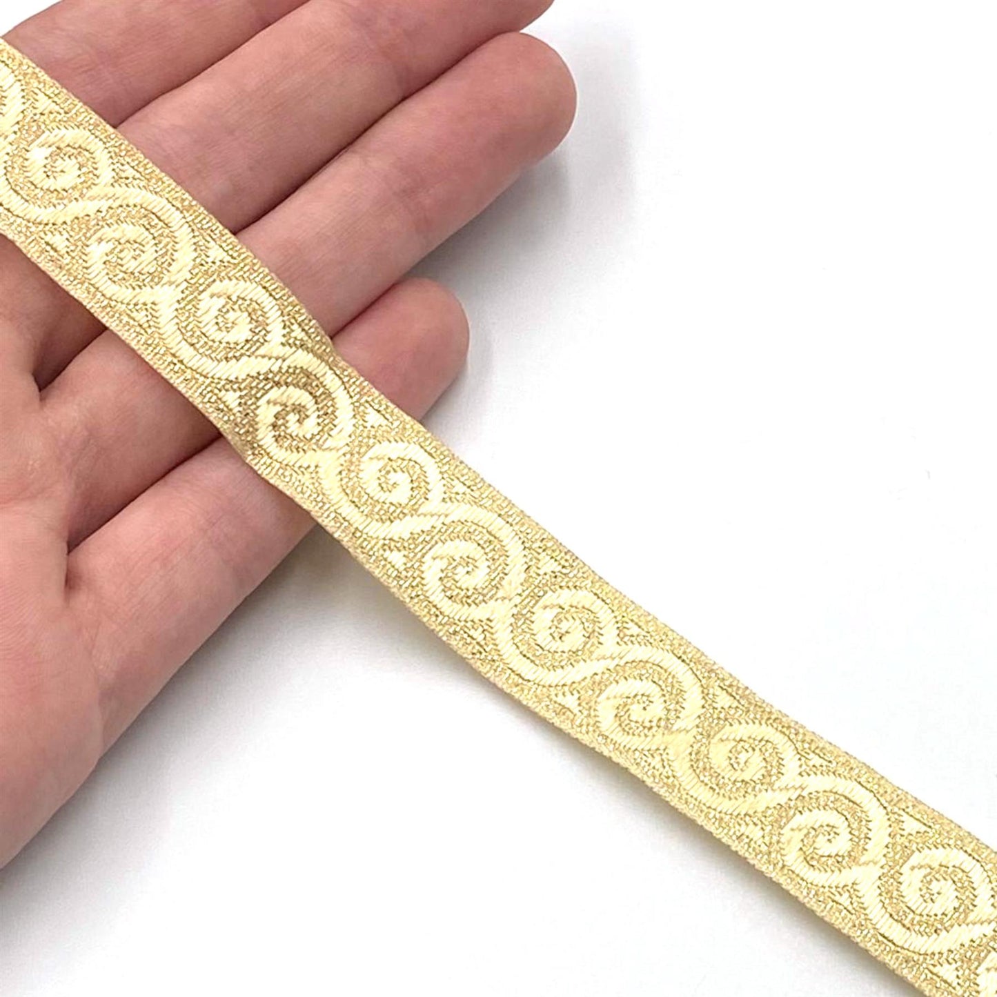 Swirl Design Metallic Braid Gold x1m - 9865